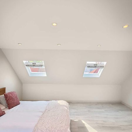 Morden Stratford Studio 4 Hotel London Exterior photo